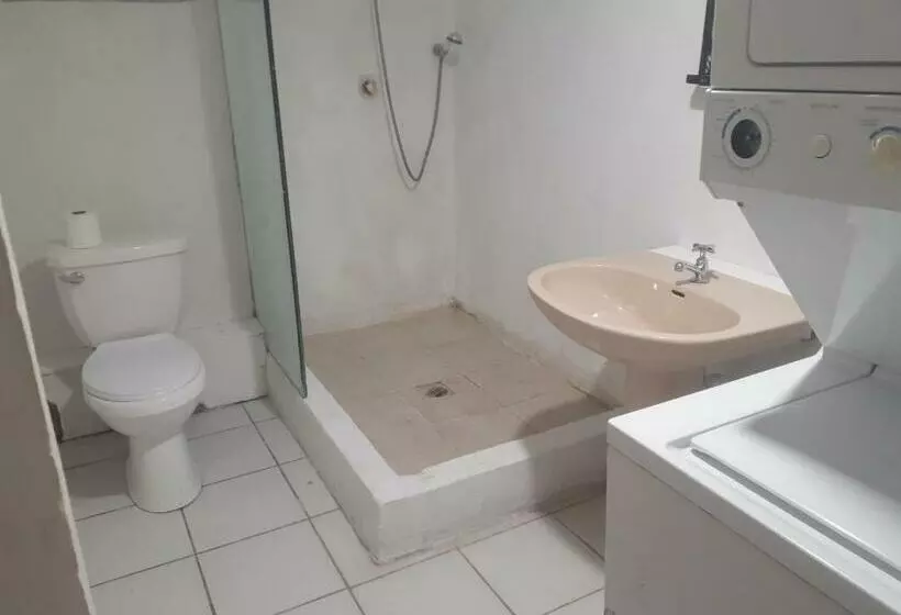 تختخواب و صبحانه Calinago Friendly Family Sxm