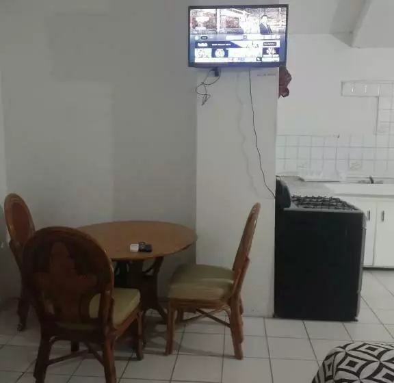 تختخواب و صبحانه Calinago Friendly Family Sxm