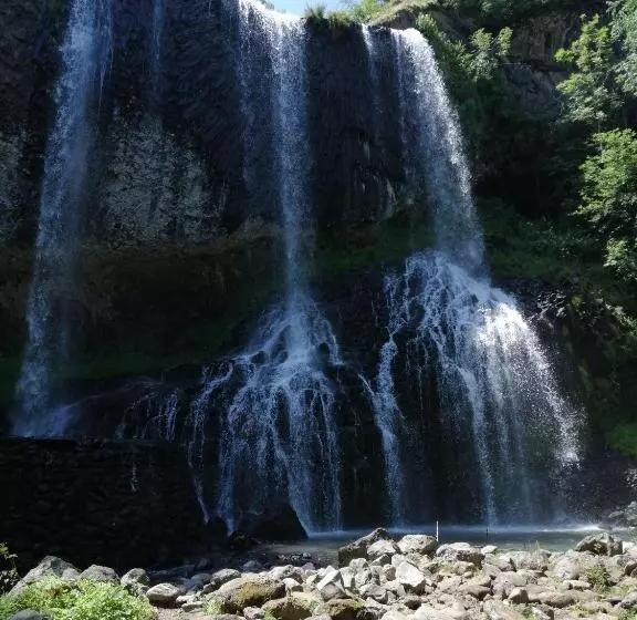 Aamiaismajoitus (B&B) Chambres Et Table D Hôtes Régord âne
