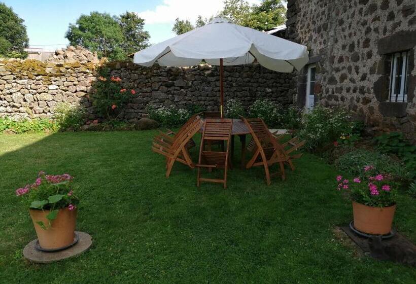 مبيت وإفطار Chambres Et Table D Hôtes Régord âne