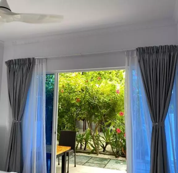 تختخواب و صبحانه Tides Dhigurah