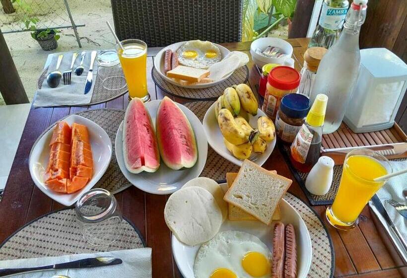 تختخواب و صبحانه Tides Dhigurah