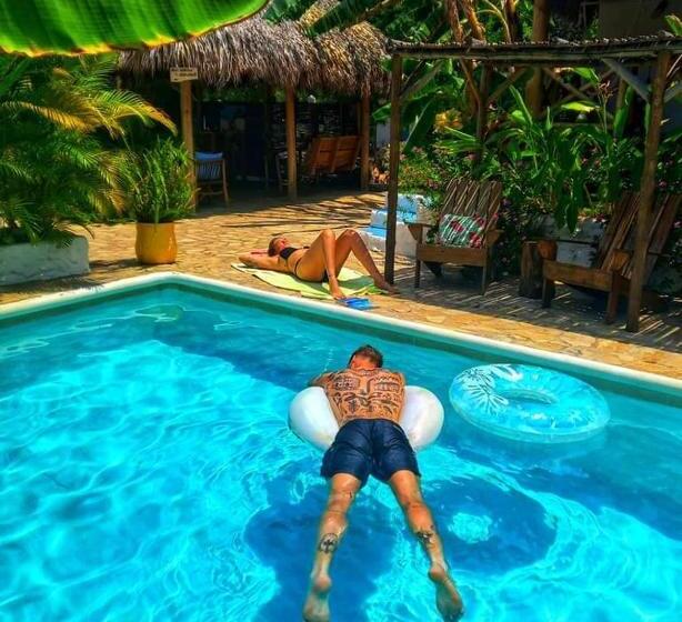 هتل Cabañas Puesta Del Sol