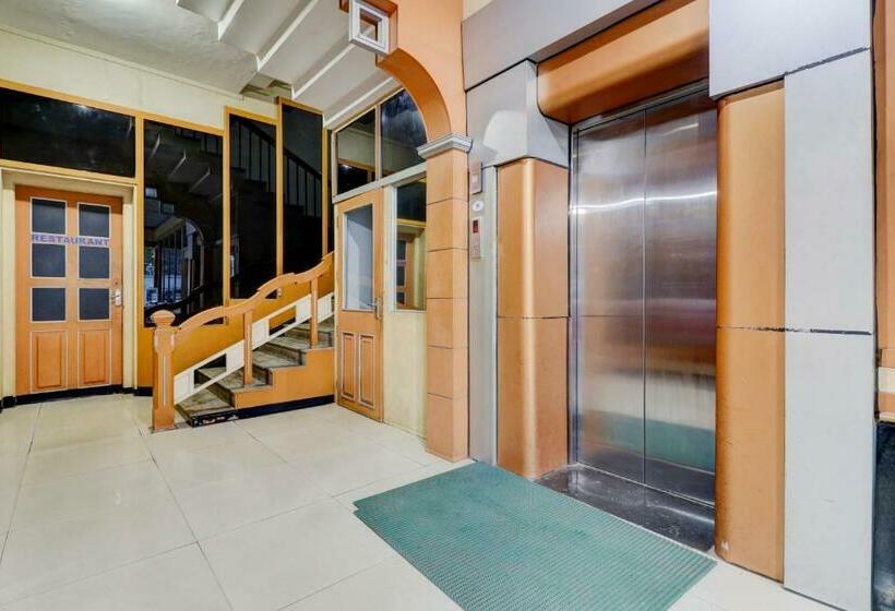 فندق Capital O 83989 Majestic Towers