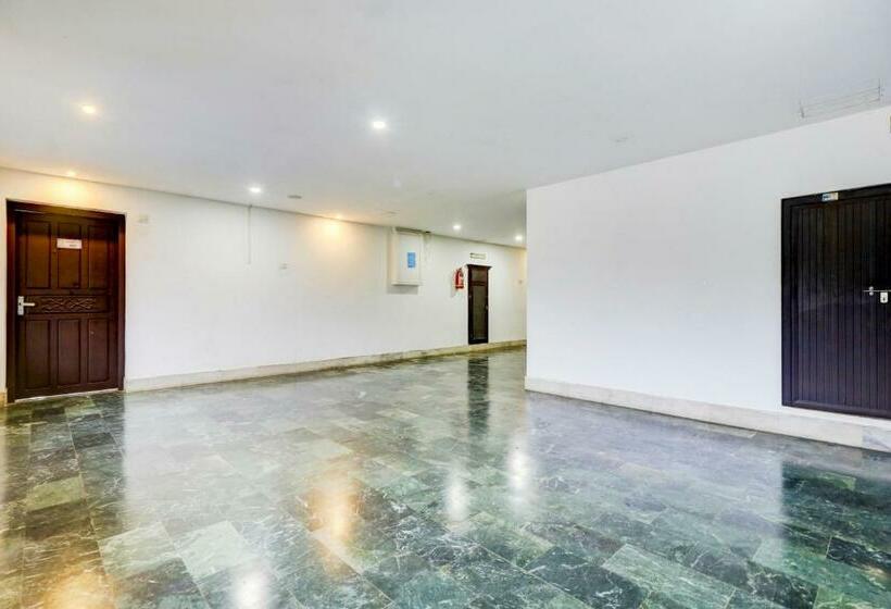 فندق Capital O 83989 Majestic Towers