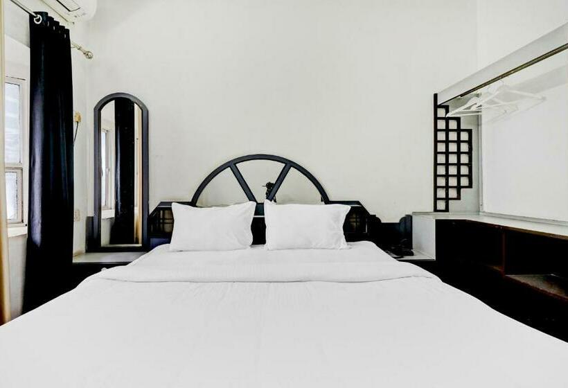 فندق Capital O 83989 Majestic Towers