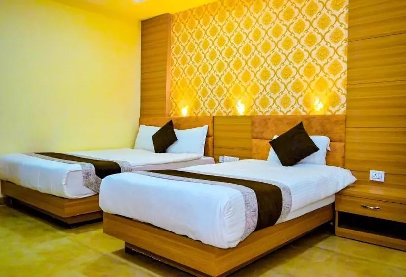 هتل Star Holiday Pvt Ltd