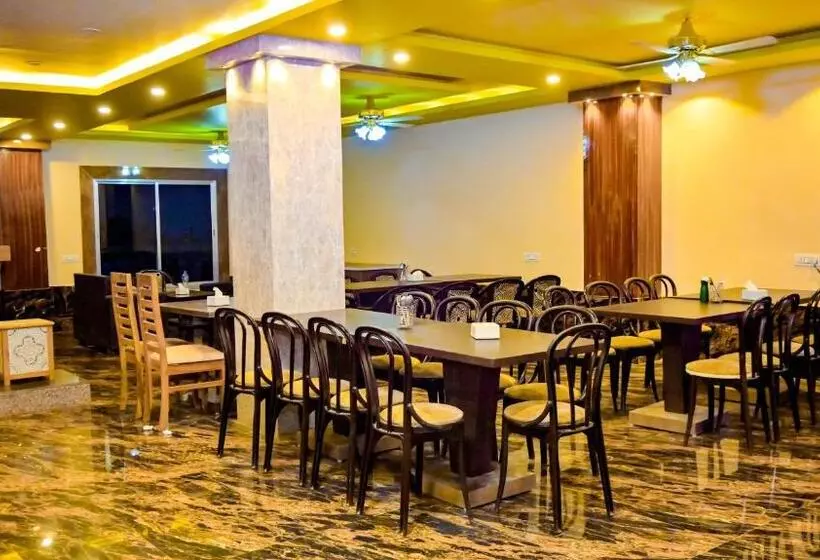 هتل Star Holiday Pvt Ltd
