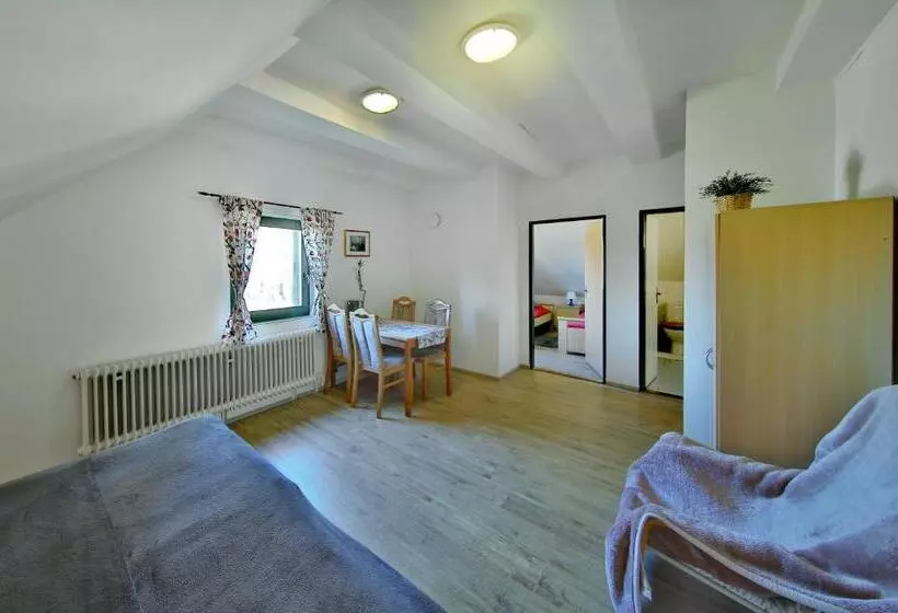 Majatalo Penzion Kairos