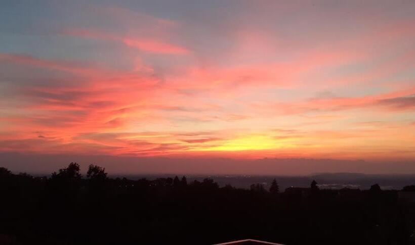 پانسیون La Casa Di Roby 2 Studio La Morra, Con Piscina