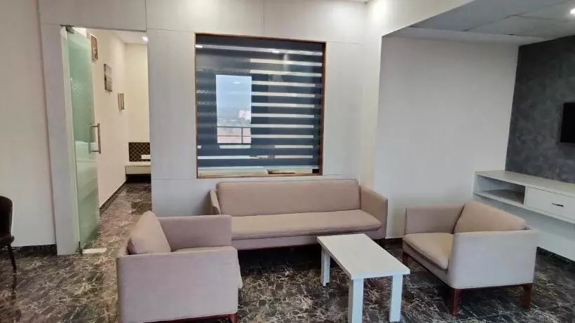 Vadpadraka Hotel And Resort