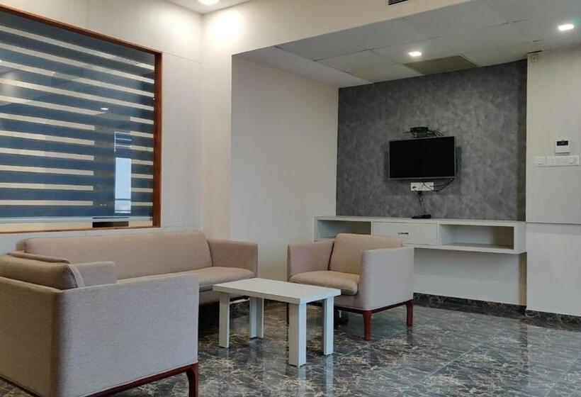 Vadpadraka Hotel And Resort