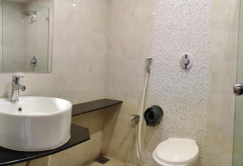 Vadpadraka Hotel And Resort