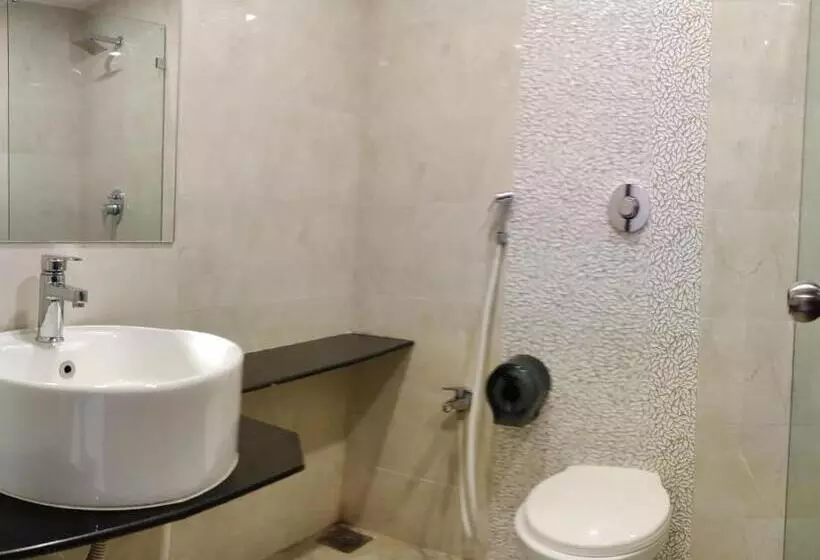 Vadpadraka Hotel And Resort