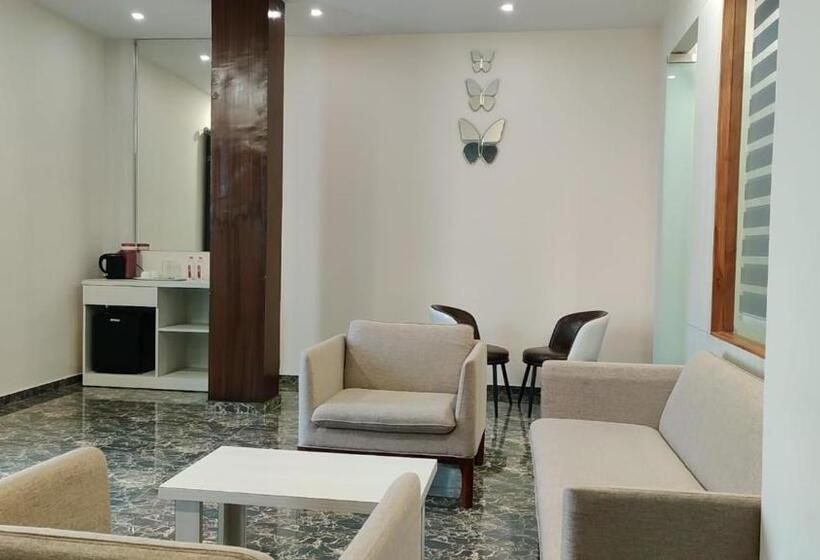 Vadpadraka Hotel And Resort