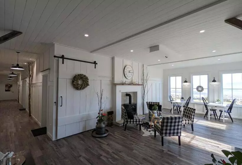 Autumn Lane, Modern Farmhouse Style B&b With Stunning Lakeviews