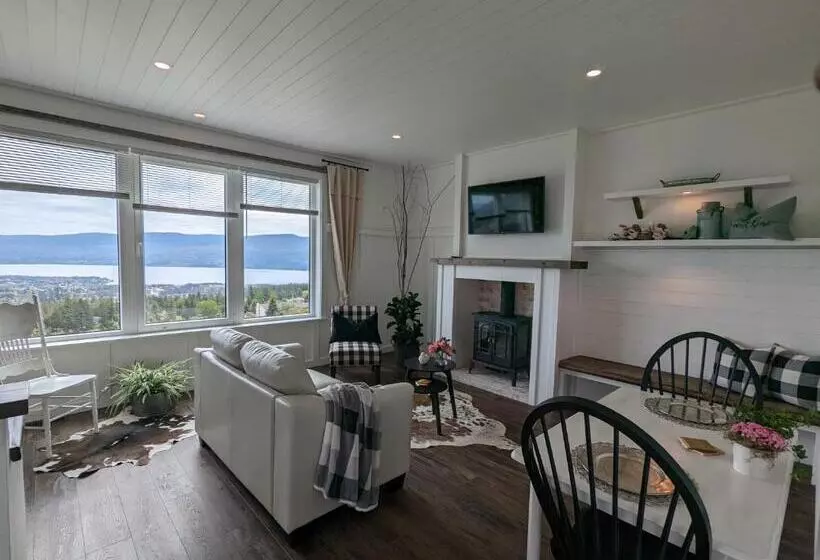 Autumn Lane, Modern Farmhouse Style B&b With Stunning Lakeviews
