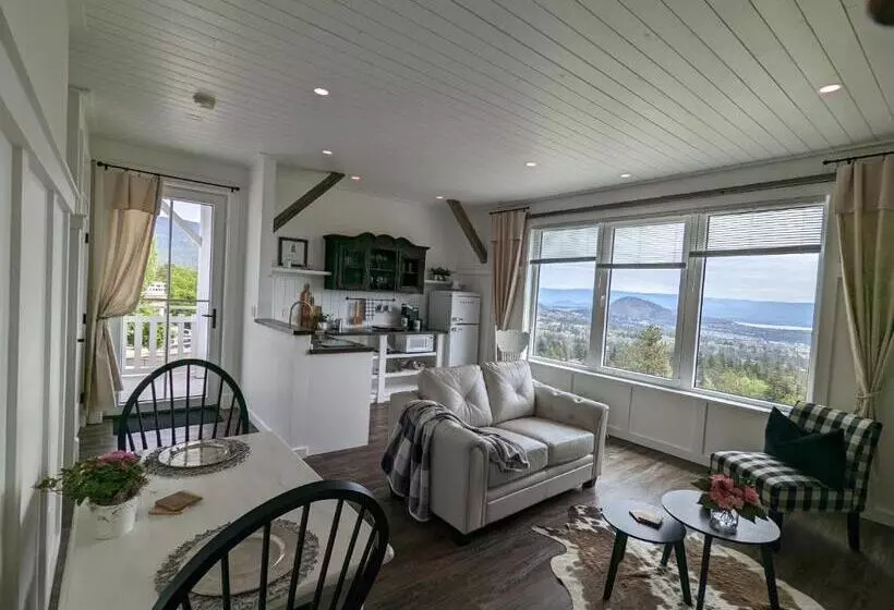 Autumn Lane, Modern Farmhouse Style B&b With Stunning Lakeviews