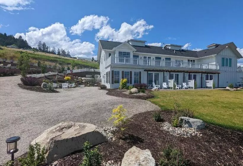 Autumn Lane, Modern Farmhouse Style B&b With Stunning Lakeviews