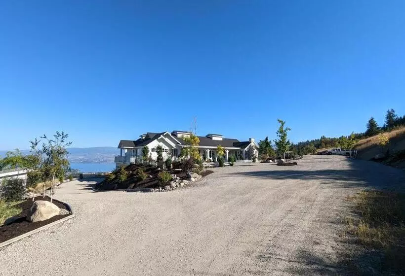 Autumn Lane, Modern Farmhouse Style B&b With Stunning Lakeviews