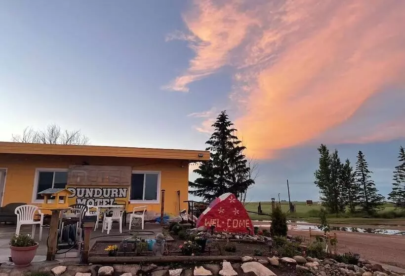 Dundurn Motel