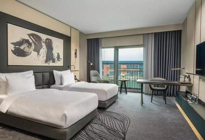 ホテル Crowne Plaza   Istanbul Tuzla Viaport Marina, An Ihg