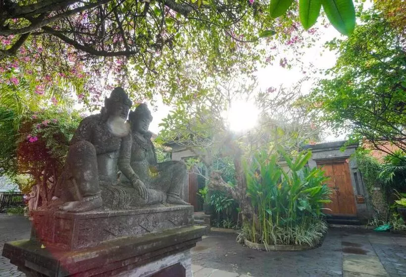 هتل Giri Bhagawan Villas & Spa