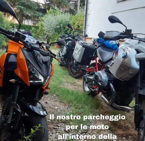 פנסיון Casa Vacanza Lilia Vicino La Stazione E Caserma