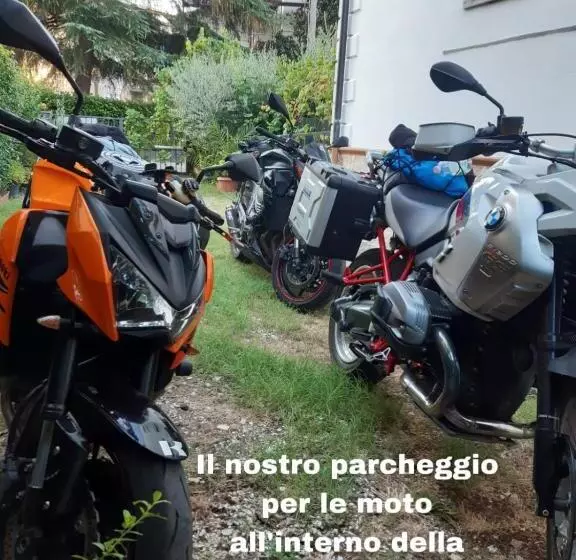 پانسیون Casa Vacanza Lilia Vicino La Stazione E Caserma