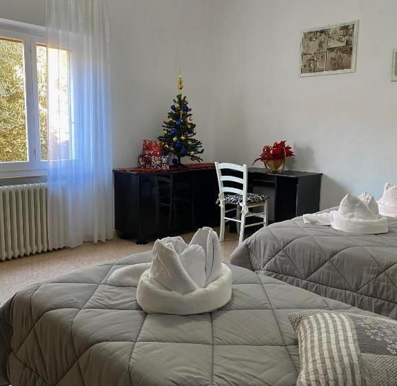 פנסיון Casa Vacanza Lilia Vicino La Stazione E Caserma