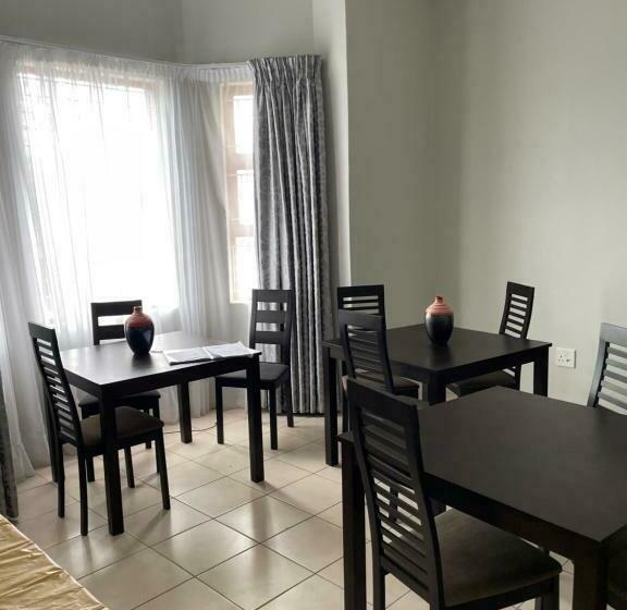 بنسيون Ikhwezi Guest House