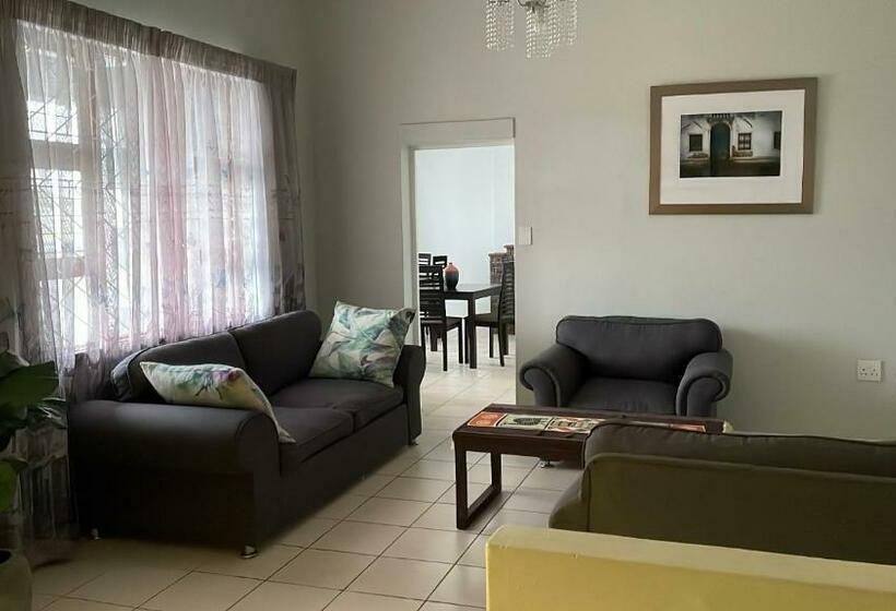 بنسيون Ikhwezi Guest House