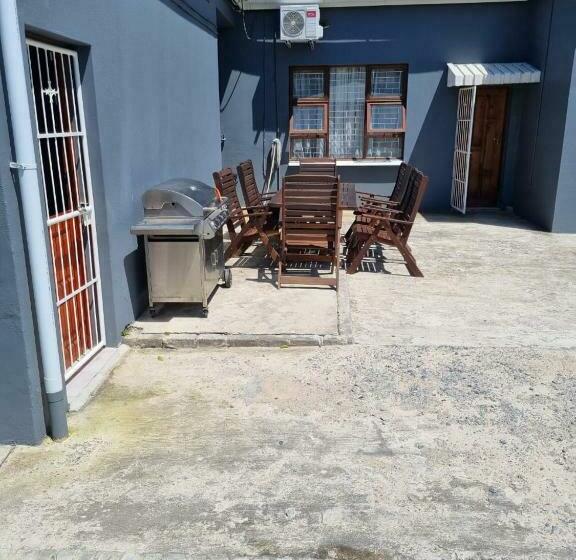 بنسيون Ikhwezi Guest House