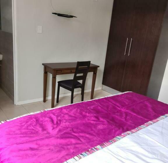 بنسيون Ikhwezi Guest House