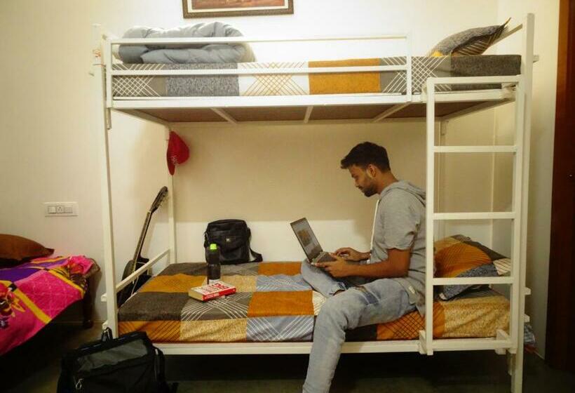 Yomad Hostel Yoga & Travel