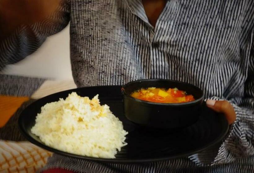 Yomad Hostel Yoga & Travel