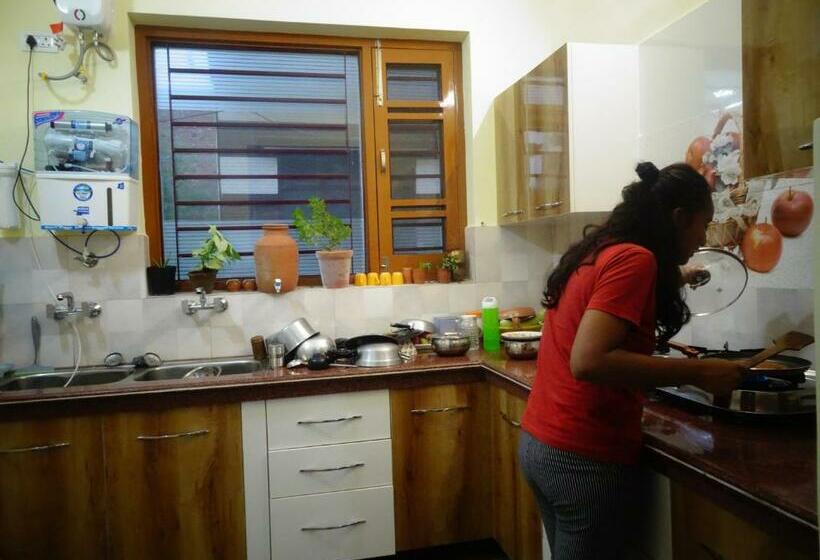 Yomad Hostel Yoga & Travel