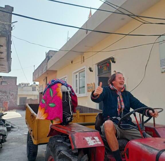 Yomad Hostel Yoga & Travel