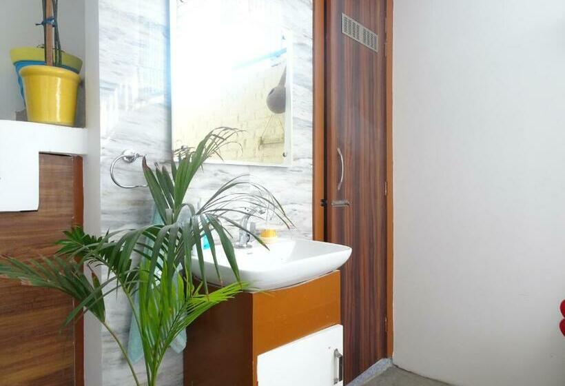 Yomad Hostel Yoga & Travel