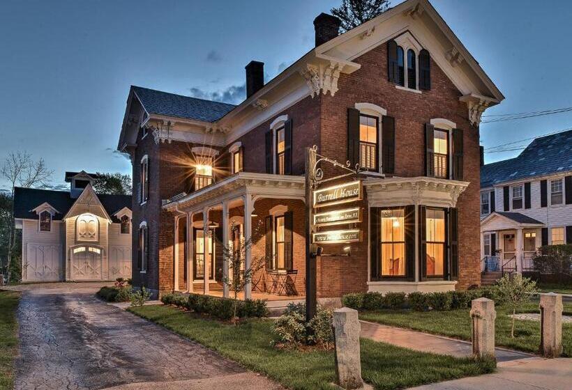 هاستل The Burrell House