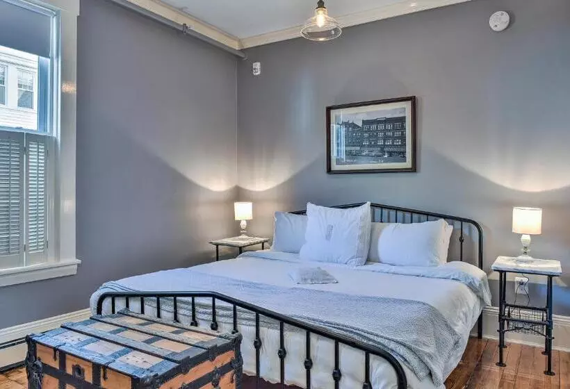 ユースホステル The Burrell House