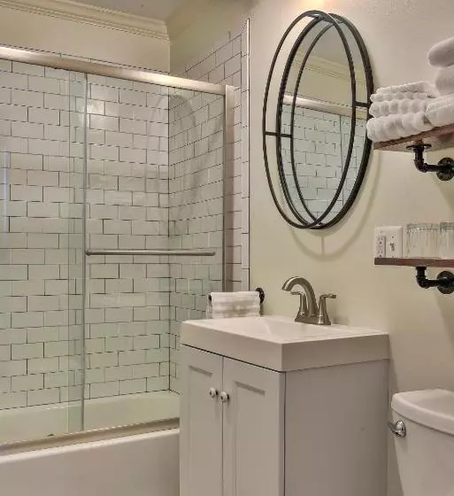 ユースホステル The Burrell House