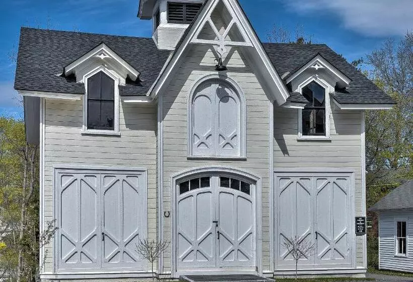 ユースホステル The Burrell House