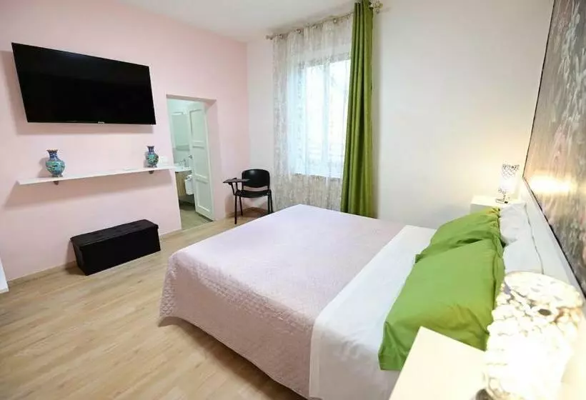 Aamiaismajoitus (B&B) La Casa Di Odessa