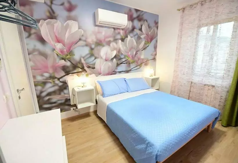 Aamiaismajoitus (B&B) La Casa Di Odessa