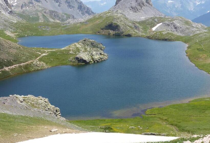 تختخواب و صبحانه Montagne Attitude