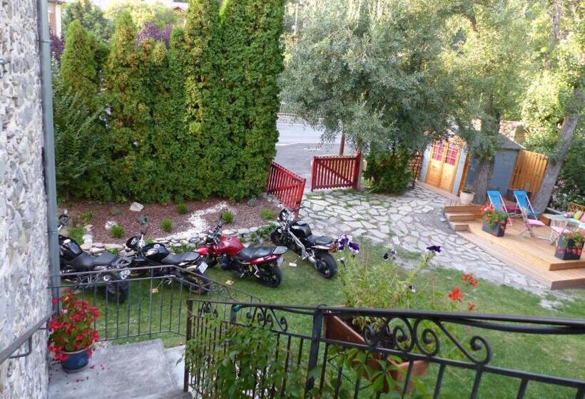 تختخواب و صبحانه Montagne Attitude