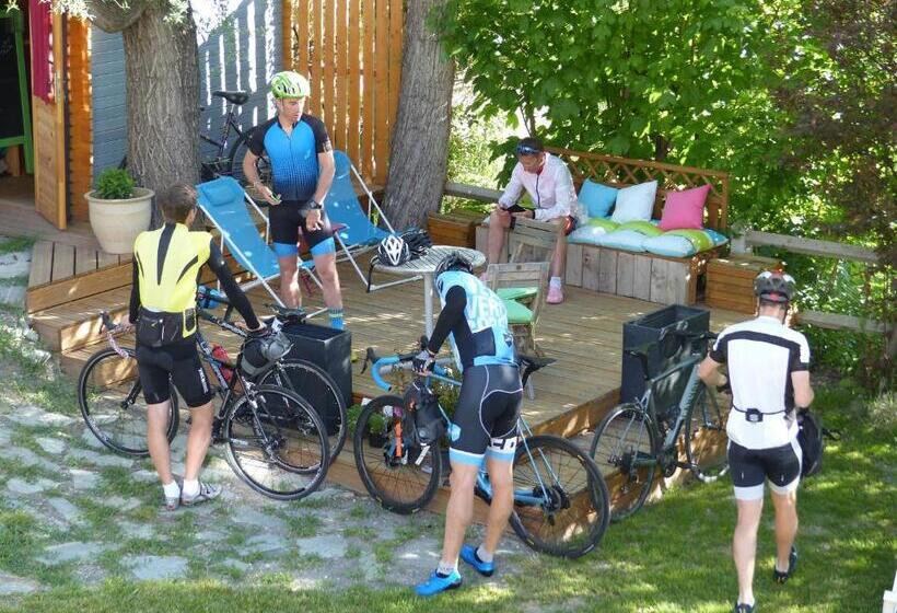 تختخواب و صبحانه Montagne Attitude