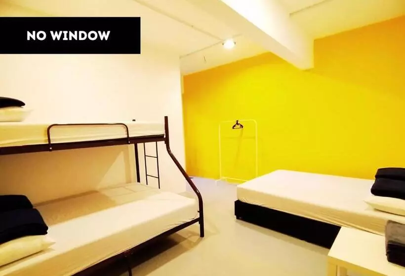 Kapselihotelli The Cocoon Capsule