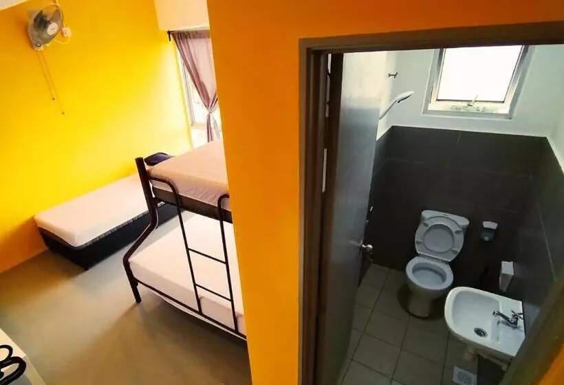 Kapselihotelli The Cocoon Capsule